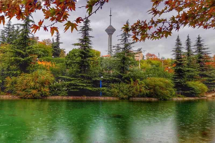 عکس طبیعت‌گردی در دل تهران