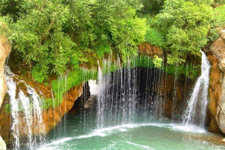 عکس آبشار آب ملخ اصفهان
