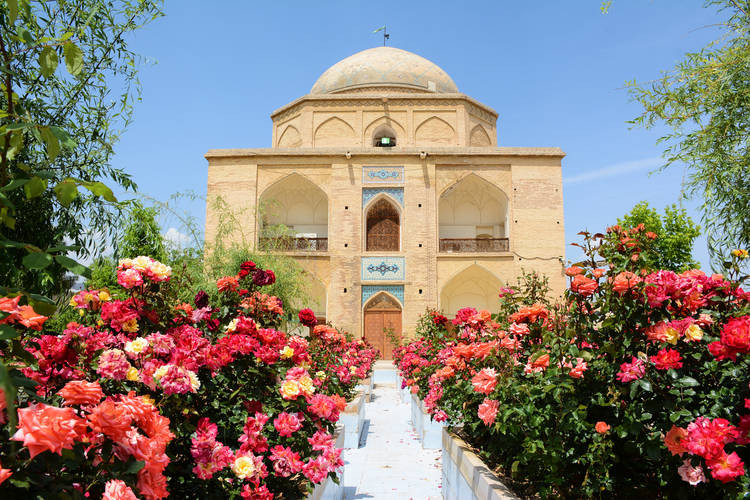 عکس امامزاده بی‌بی دختران شیراز