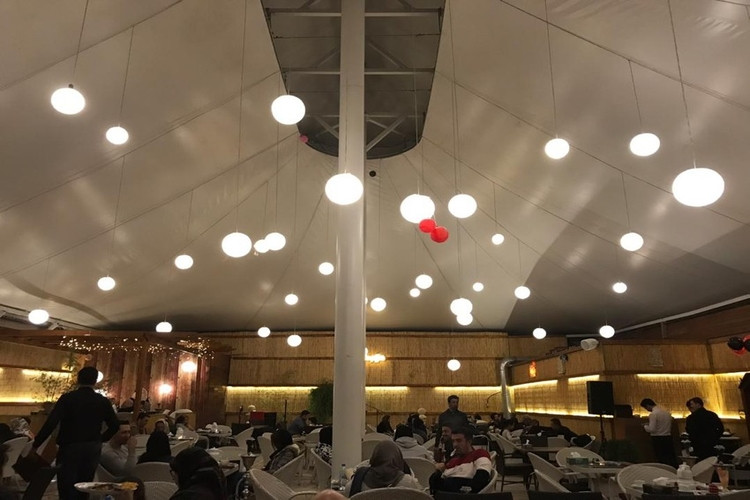 عکس باغ رستوران دورهمی