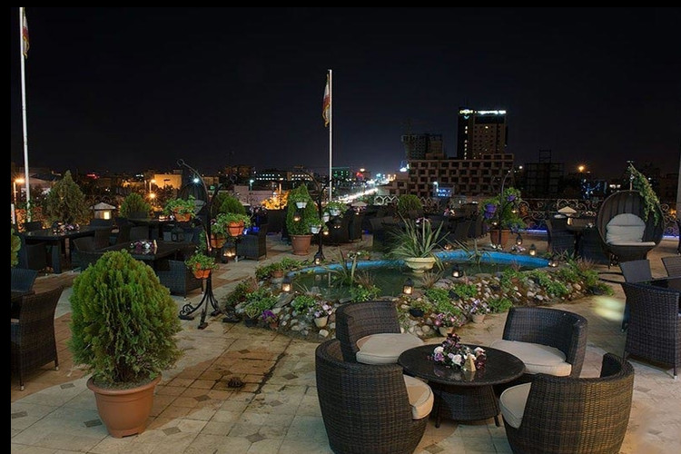 عکس رستوران باغ زیتون