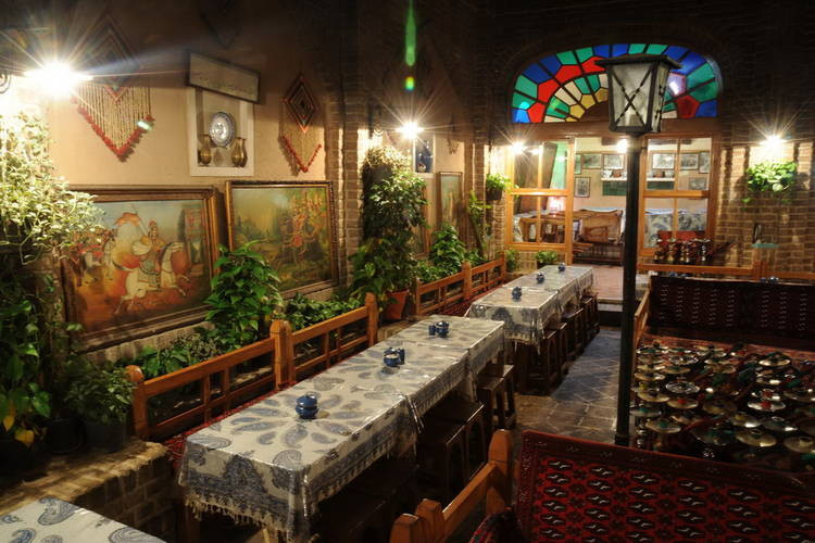 عکس سفره خانه سنتی آذری