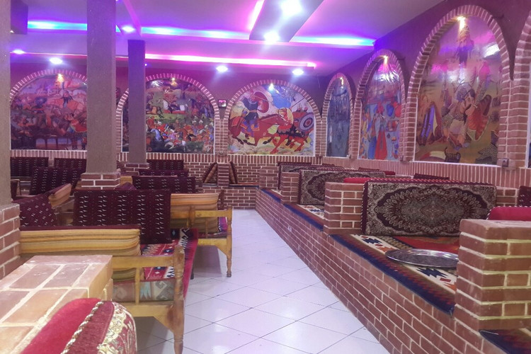 عکس سفره خانه سنتی آریا