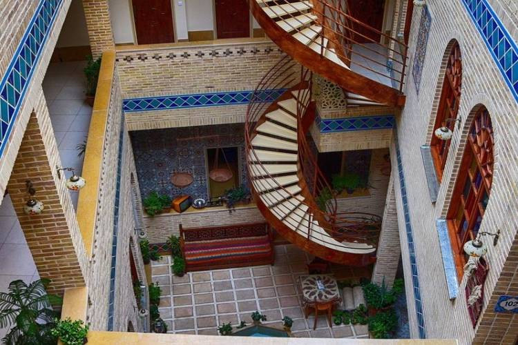 عکس هتل سنتی درباری شیراز