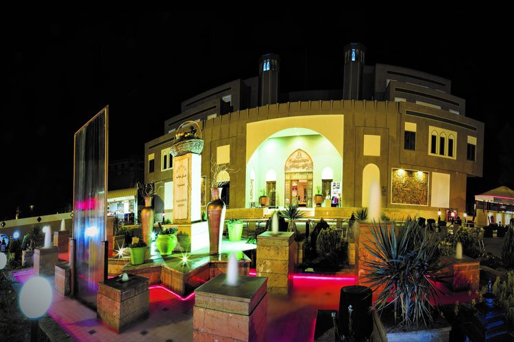 عکس هتل پارسیان صفائیه یزد