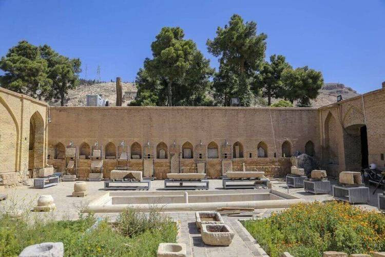 عکس باغ موزه هفت تنان شیراز