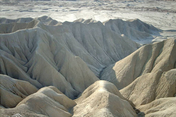 عکس گنبد نمکی مورجان